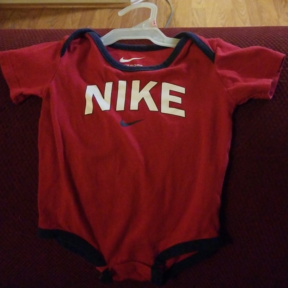 NIKE ONESIE